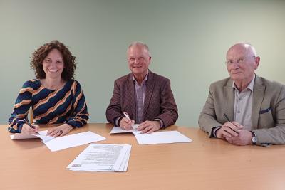 Ellen-Quanten-ondertekening-3-2.jpg