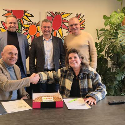 SWZ zorg tekent een overeenkomst met De Heer Medicom voor een nieuw zorgdomoticasysteem 